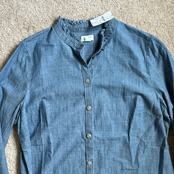 🎉 $50 🎉 NWT J.Crew Factory Chambray shirt with jeweled buttons - Picture 3 of 11